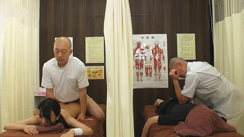 Dẫn người yêu đi mát-xa rồi bị chịch cạnh bên mà không hề hay biết